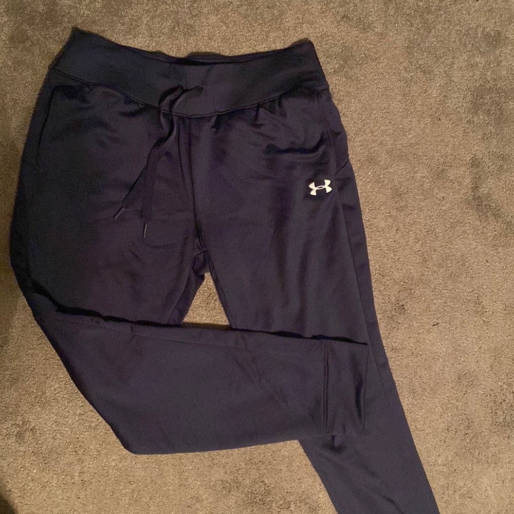 Under Armor, women’s navy medium joggers